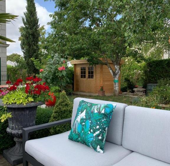 تختخواب و صبحانه Les Suites Champenoises