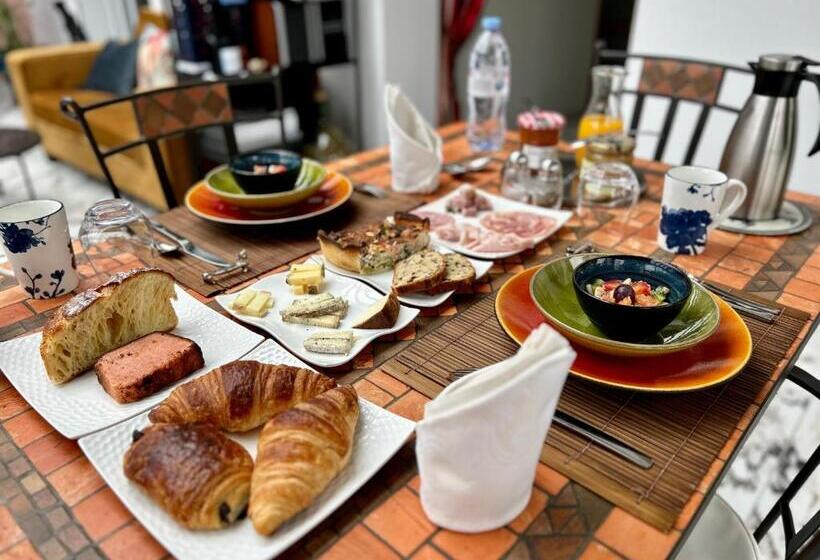 تختخواب و صبحانه Les Suites Champenoises