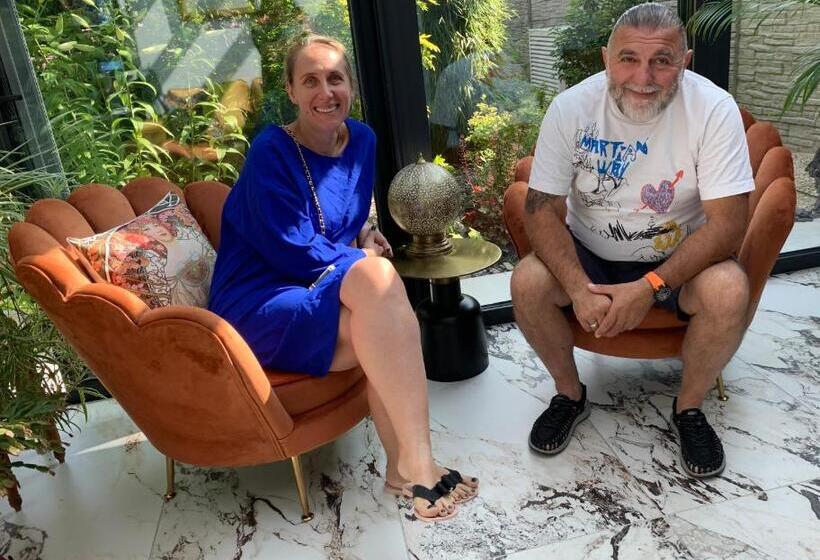 تختخواب و صبحانه Les Suites Champenoises