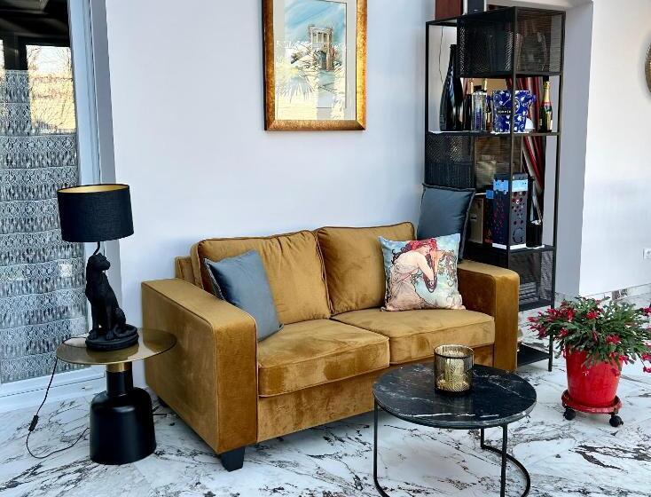 تختخواب و صبحانه Les Suites Champenoises