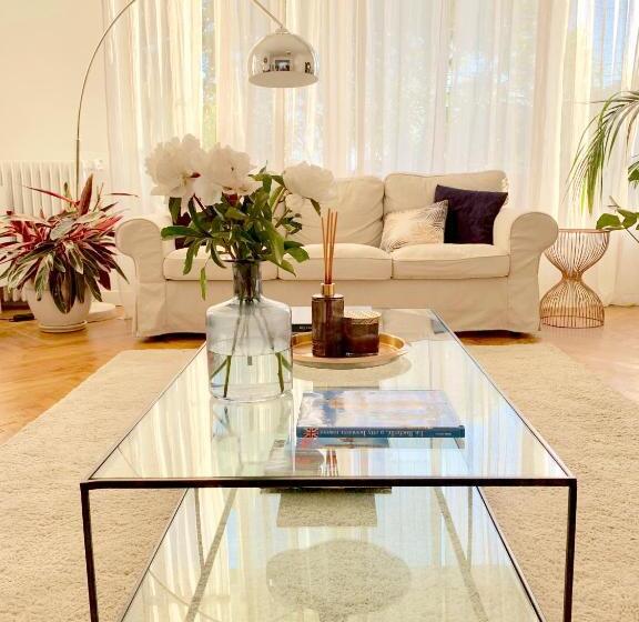 تختخواب و صبحانه Villa Verde La Rochelle