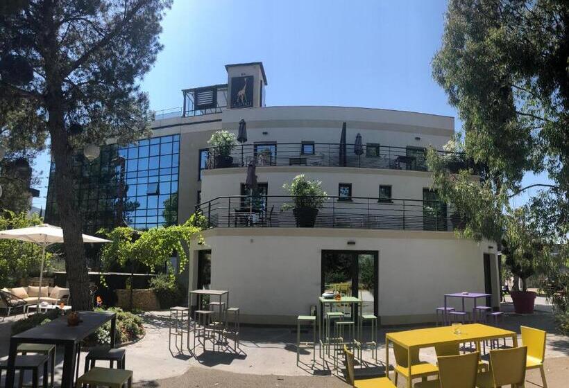 Appart  Hotel La Girafe Marseille Est   Porte D Aubagne