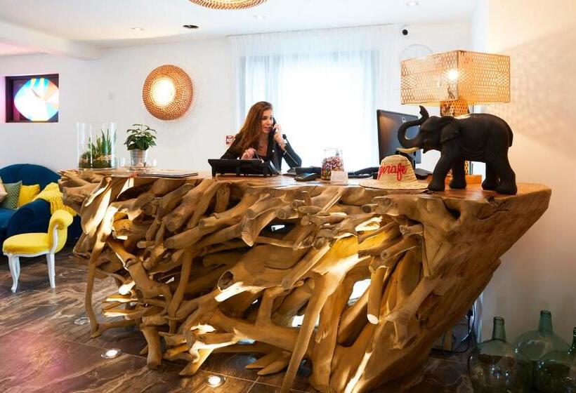 Appart  Hotel La Girafe Marseille Est   Porte D Aubagne