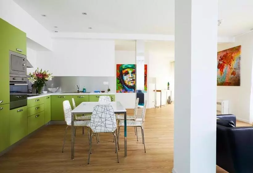 Appart  Hotel La Girafe Marseille Est   Porte D Aubagne