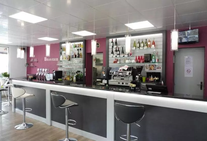 هتل L'envers Du Castille