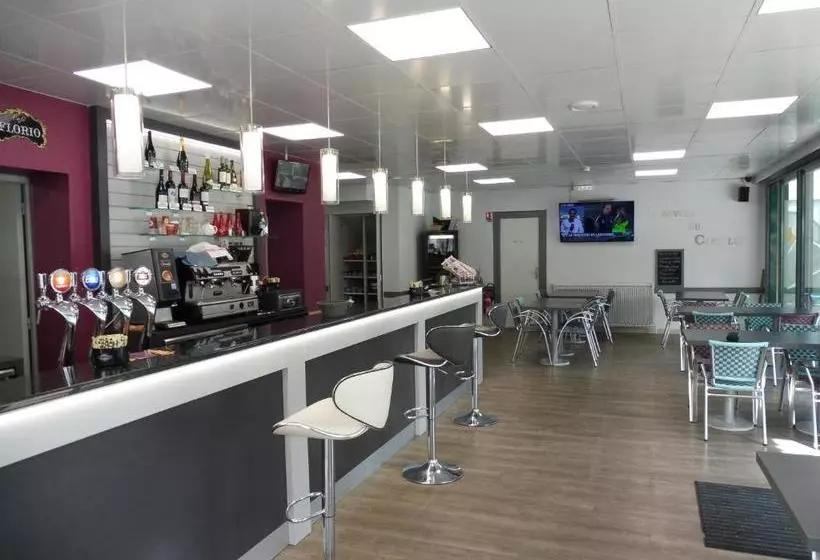 هتل L'envers Du Castille