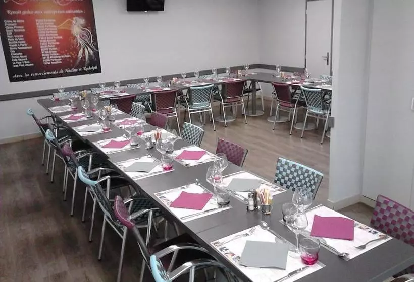 هتل L'envers Du Castille