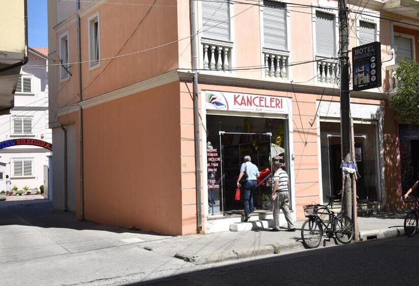 בית מלון כפרי Shkodra L