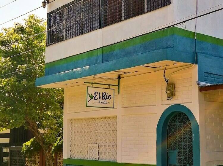 هاستل Hostal El Rio