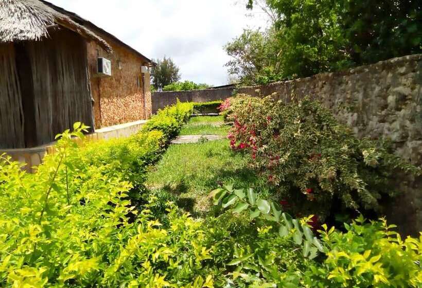 بنسيون Zan Oceans Resort