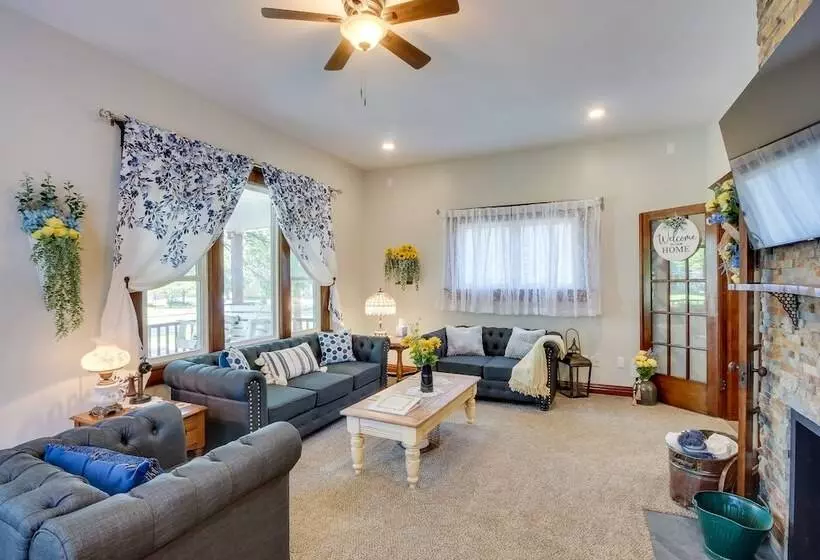 Central Chanute Historic Home W/ Porch!