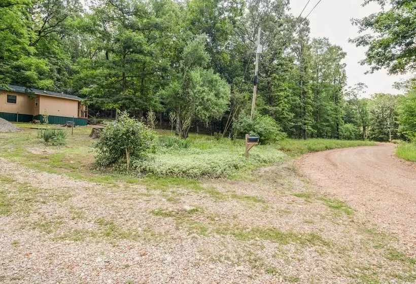 Charming Pocahontas Escape Near Historic Downtown!