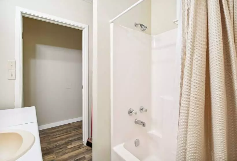 Charming Pocahontas Escape Near Historic Downtown!