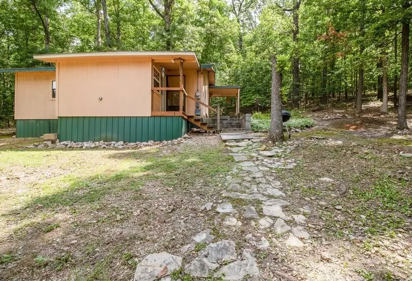 Charming Pocahontas Escape Near Historic Downtown!