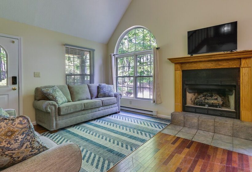 Cozy Bainbridge Retreat W/ Fireplace + Deck!