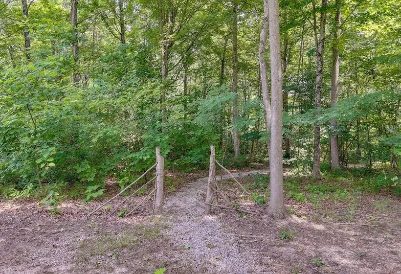 Cozy Bainbridge Retreat W/ Fireplace + Deck!
