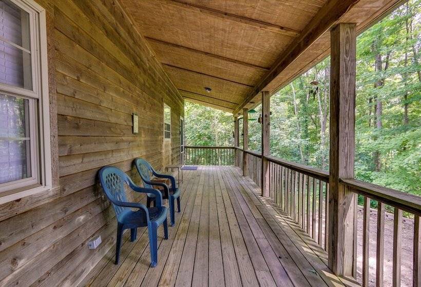 Cozy Bainbridge Retreat W/ Fireplace + Deck!