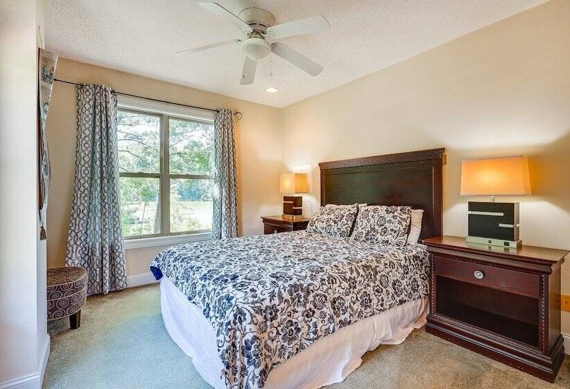 Double Springs Cabin Stay W/ Deck + Shared Dock!