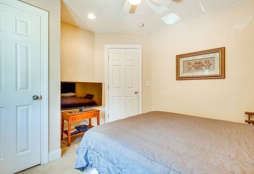 Double Springs Cabin Stay W/ Deck + Shared Dock!