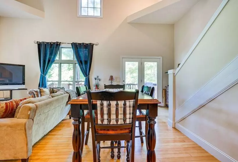 Double Springs Cabin Stay W/ Deck + Shared Dock!