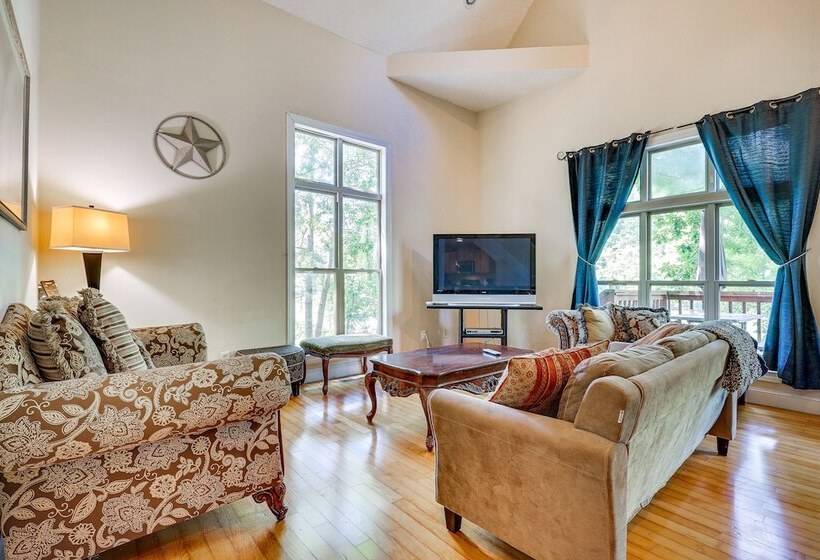 Double Springs Cabin Stay W/ Deck + Shared Dock!