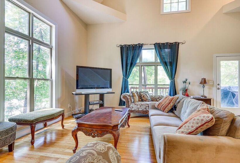 Double Springs Cabin Stay W/ Deck + Shared Dock!