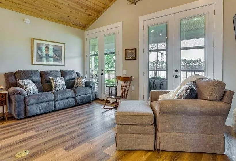 Escape To Nature: Lakefront Jay Cottage W/ Views!