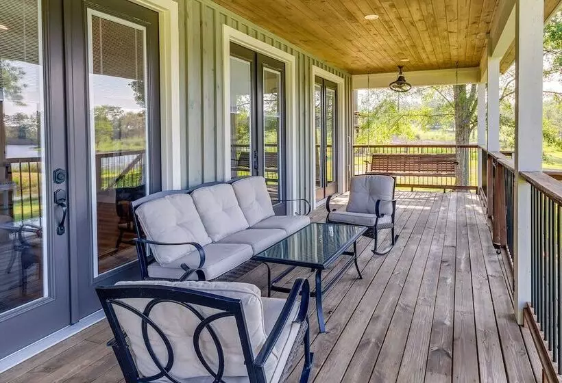 Escape To Nature: Lakefront Jay Cottage W/ Views!