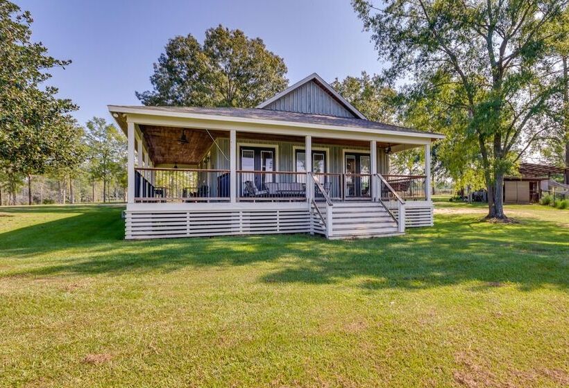 Escape To Nature: Lakefront Jay Cottage W/ Views!