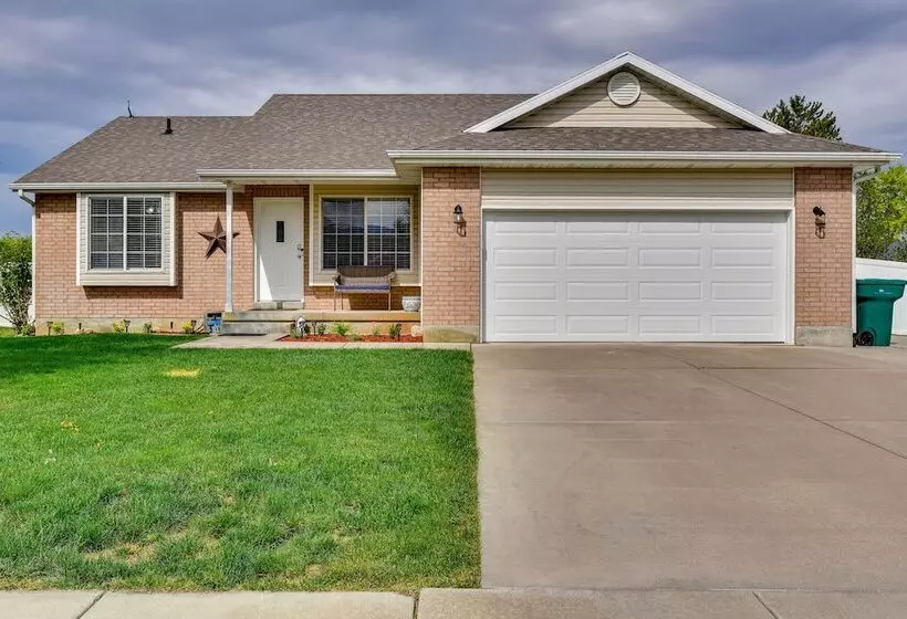 Family Friendly Clearfield Home W/ Hot Tub!