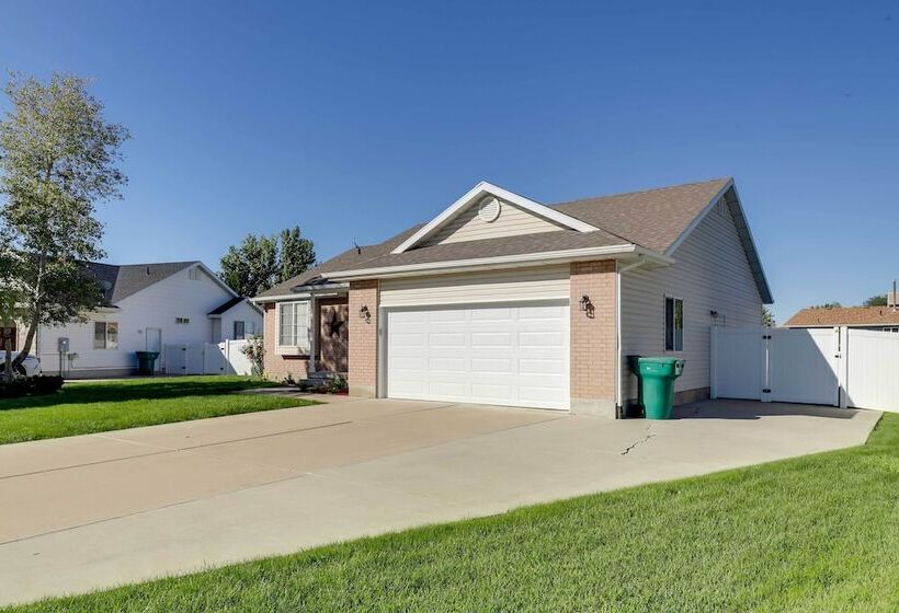 Family Friendly Clearfield Home W/ Hot Tub!