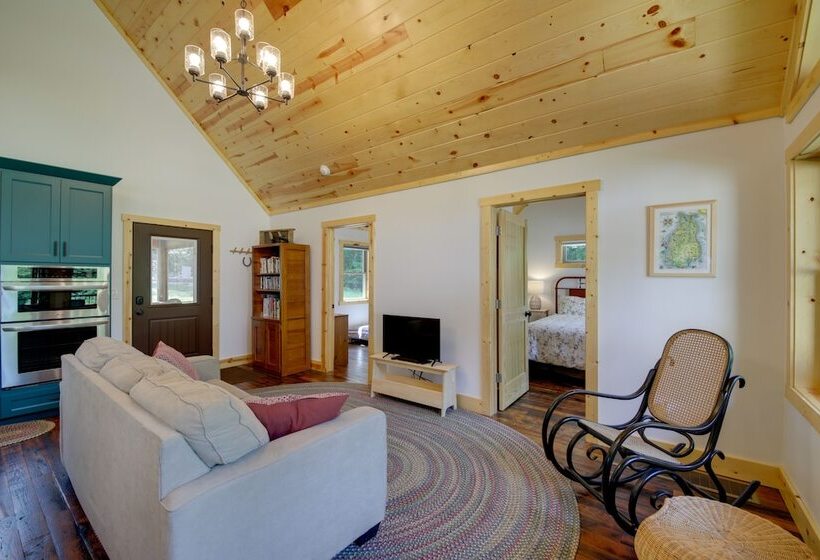 Family Friendly Indiana Cabin W/ Hot Tub & Decks