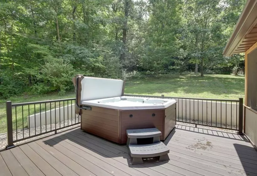 Family Friendly Indiana Cabin W/ Hot Tub & Decks