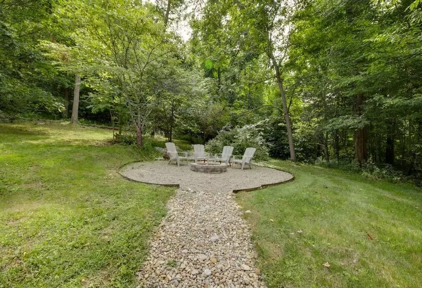 Family Friendly Indiana Cabin W/ Hot Tub & Decks
