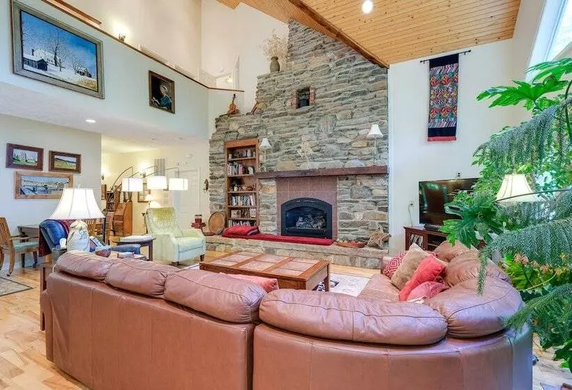 Idyllic Martinsville Retreat W/ Deck & Forest View