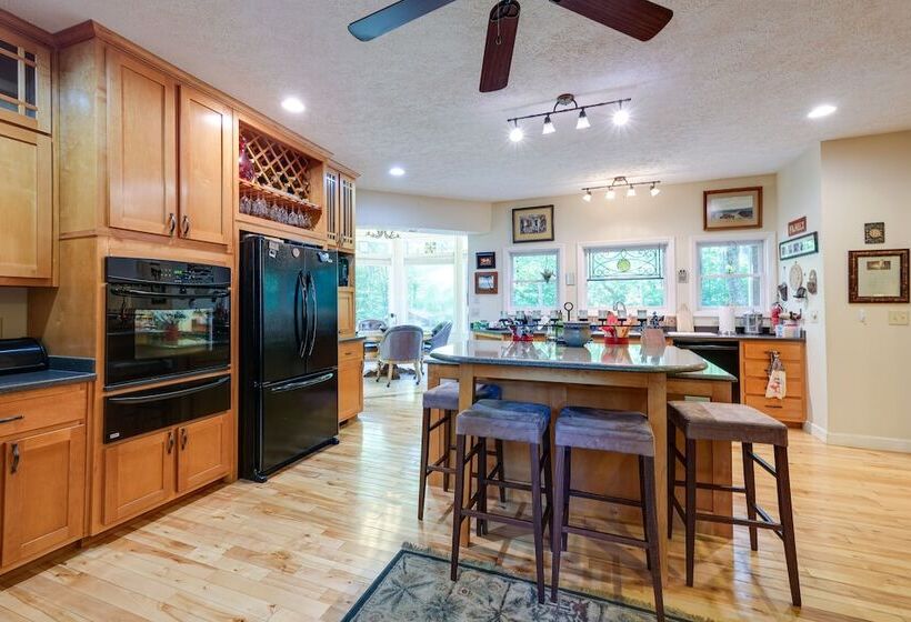 Idyllic Martinsville Retreat W/ Deck & Forest View