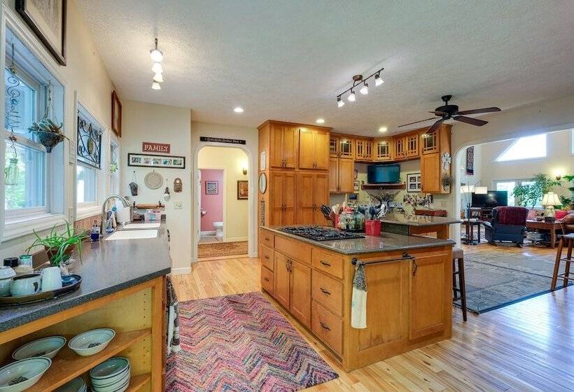 Idyllic Martinsville Retreat W/ Deck & Forest View