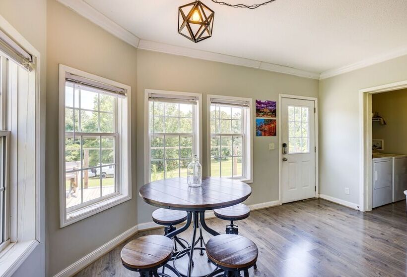 Jacksonville Home W/ Deck 30 Mi To Talladega!