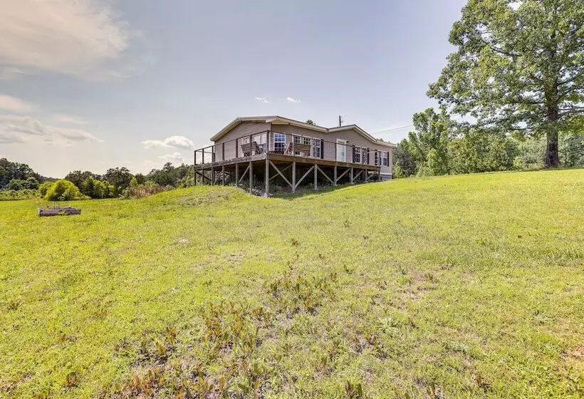 Jacksonville Home W/ Deck   30 Mi To Talladega!