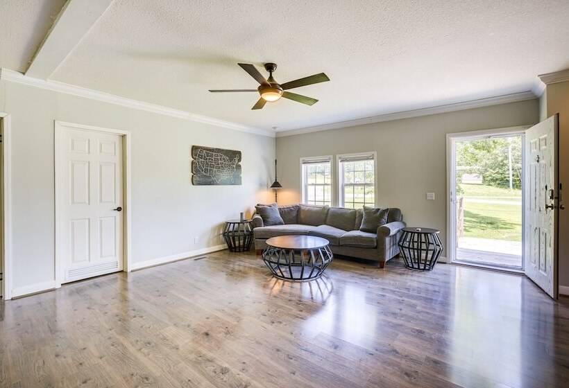 Jacksonville Home W/ Deck 30 Mi To Talladega!