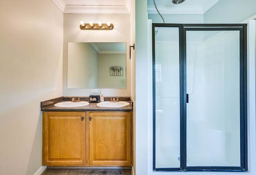 Jacksonville Home W/ Deck 30 Mi To Talladega!