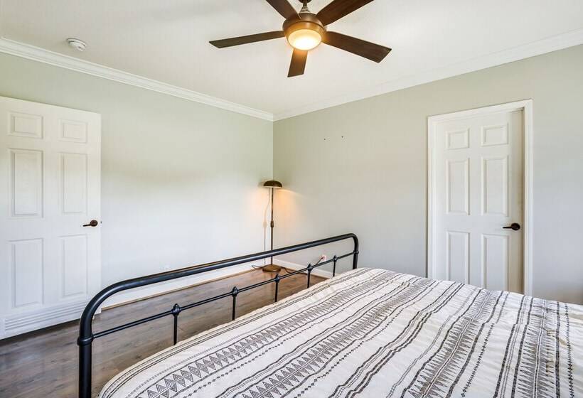 Jacksonville Home W/ Deck 30 Mi To Talladega!