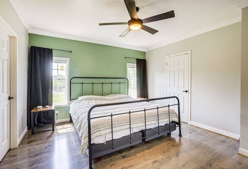 Jacksonville Home W/ Deck 30 Mi To Talladega!