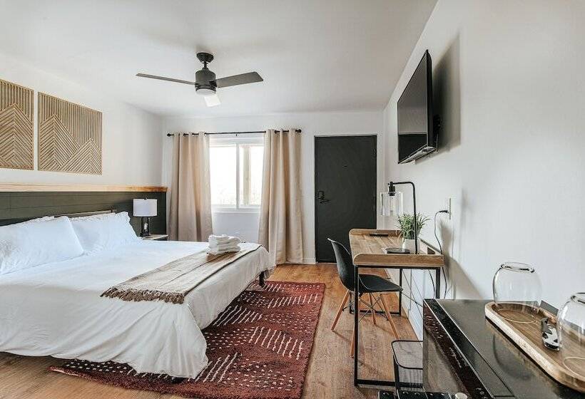 モーテル Grey Pine Lodge