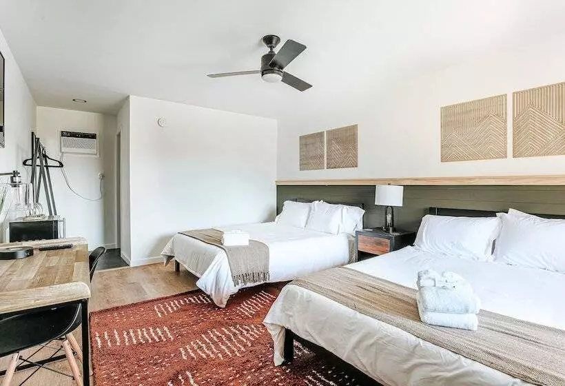 Motelli Grey Pine Lodge