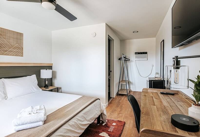 モーテル Grey Pine Lodge