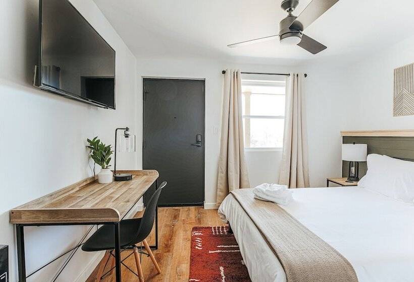 モーテル Grey Pine Lodge