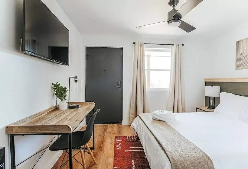 Motelli Grey Pine Lodge