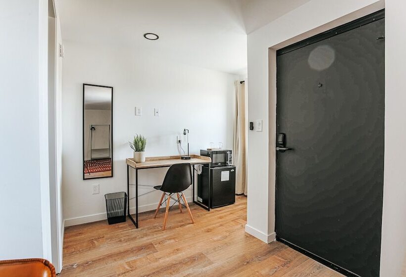 モーテル Grey Pine Lodge