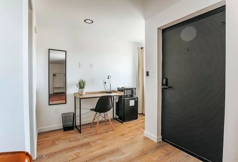 Motelli Grey Pine Lodge